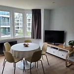 1 Slaapkamer Logie Met Extra Zetelbed In Leefruimte