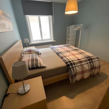 1 Slaapkamer Logie Met Extra Zetelbed In Leefruimte *